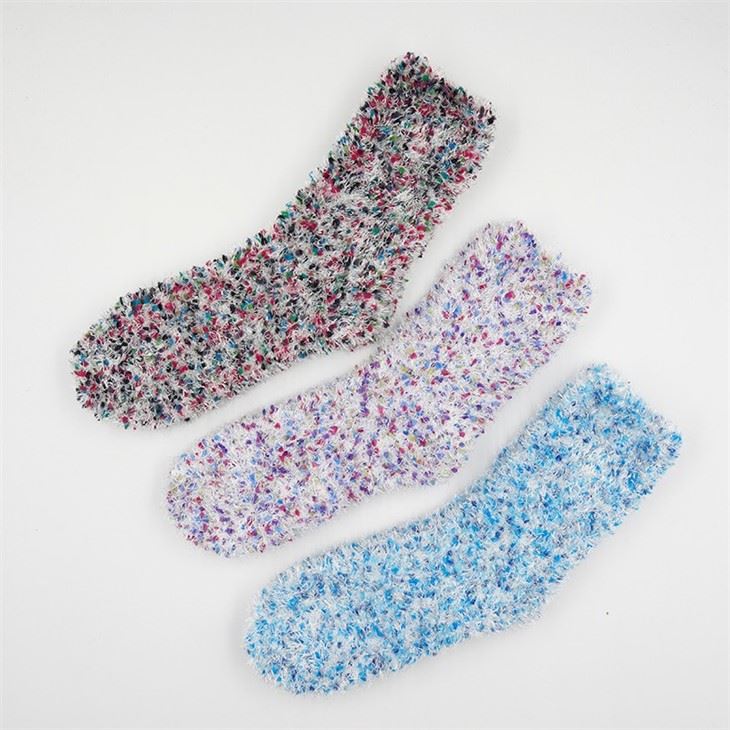 Women Winter Cozy Socks In Popcorn Yarn