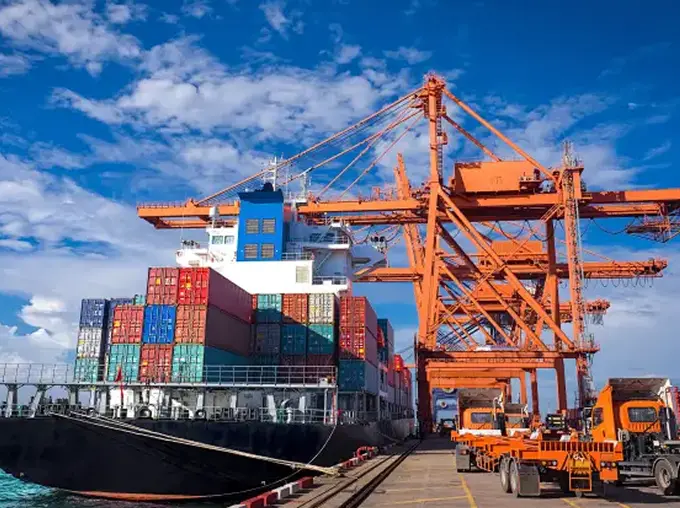 Logistics & Warehousing